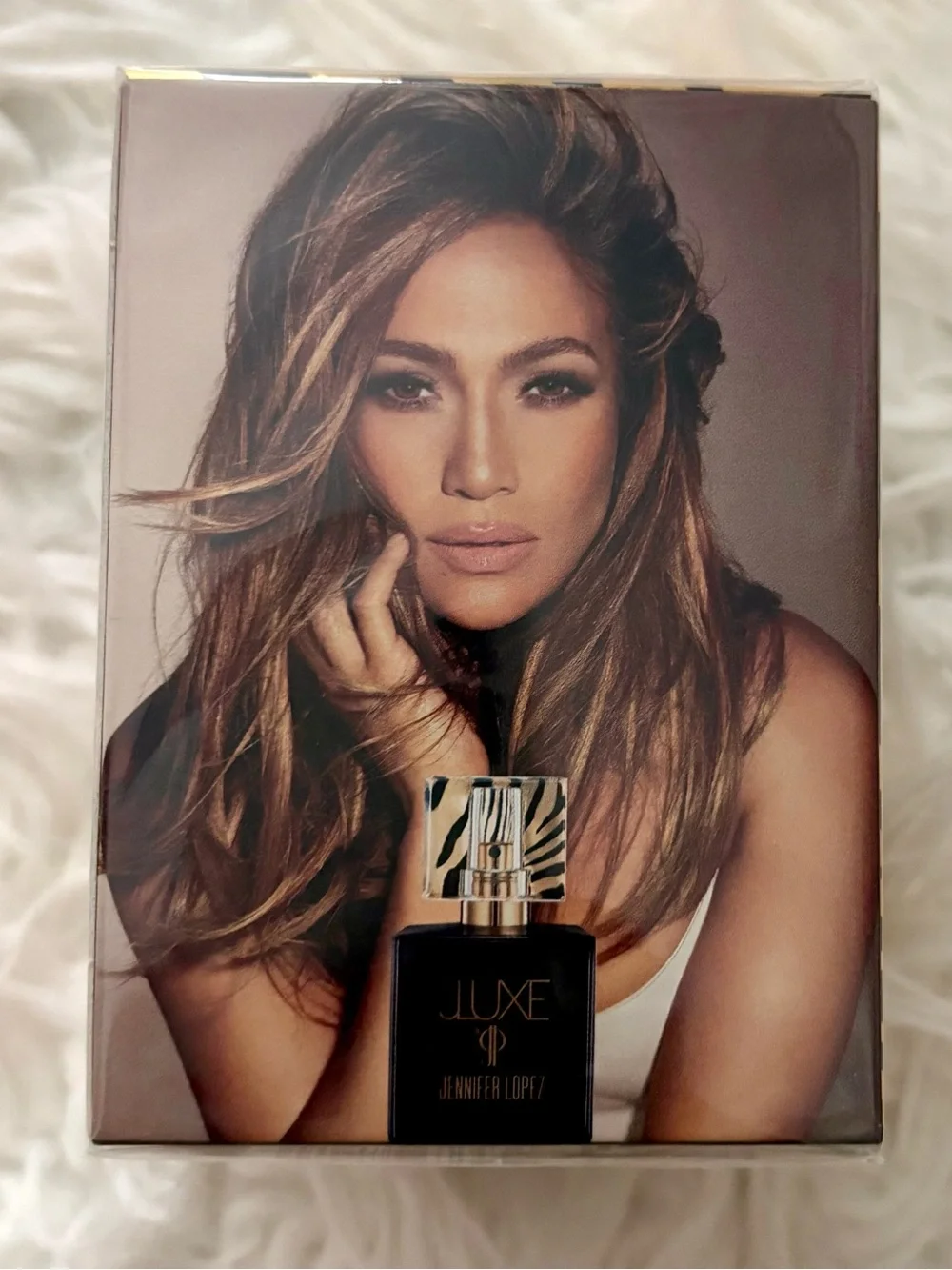 JLUXE by Jennifer Lopez